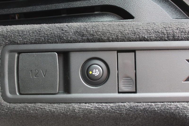 BMW X5 xDrive30d Mpaket vzduch - fotka 25 z 27