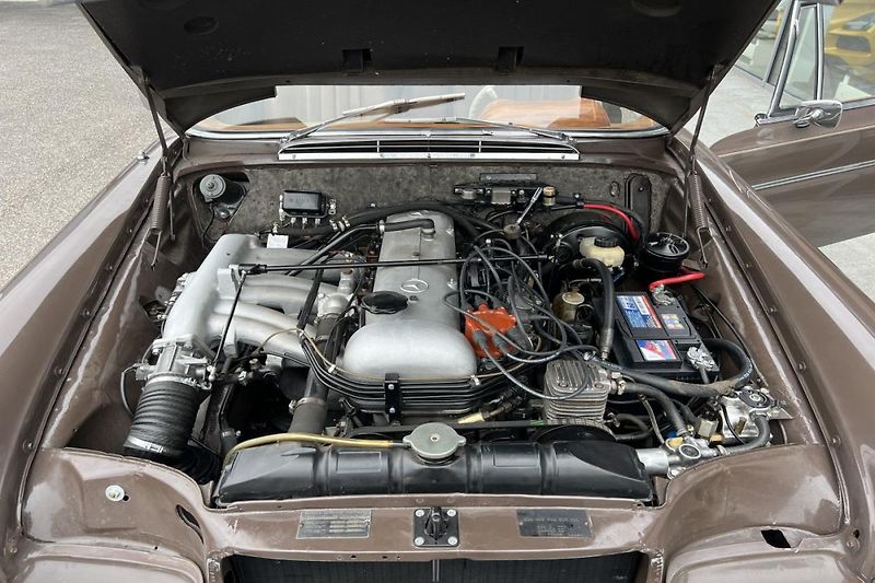 Mercedes-Benz Ostatní 300SE CABRIO - fotka 17 z 17