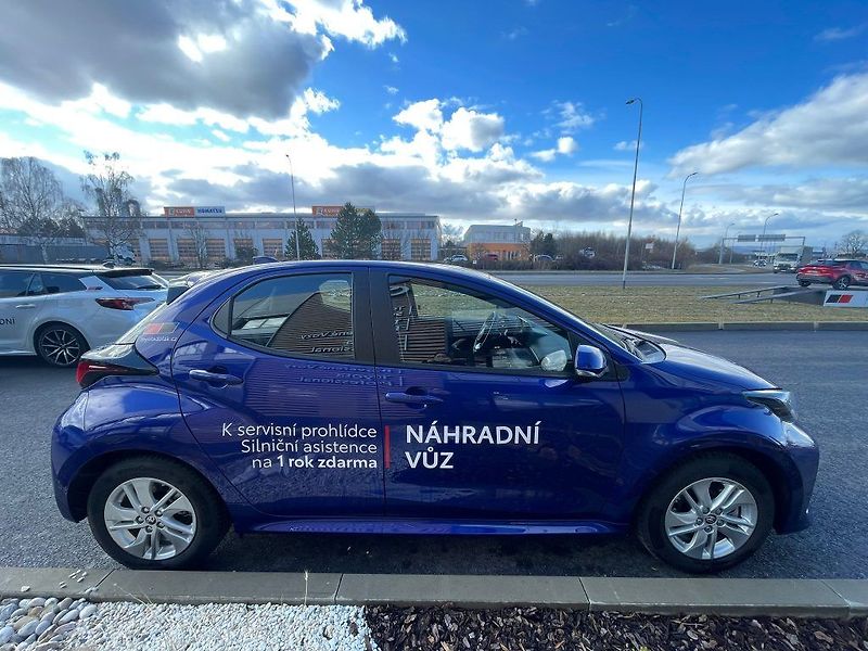 Toyota Yaris 1.5 Hybrid automat 116k Comfor - fotka 16 z 27