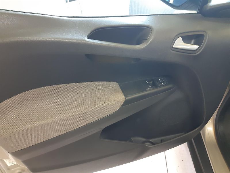 Ford Tourneo Courier 1.0 i DIGIKLIMA  - fotka 15 z 24