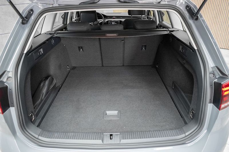 Volkswagen Passat TDI 110kW BUSINESS*2xPNEU*ČR 1 - fotka 36 z 39