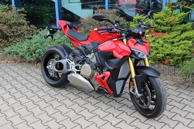 Ducati Streetfighter V4 S (2025) 2025 200KM AKCE ZIMA - fotka 3 z 12