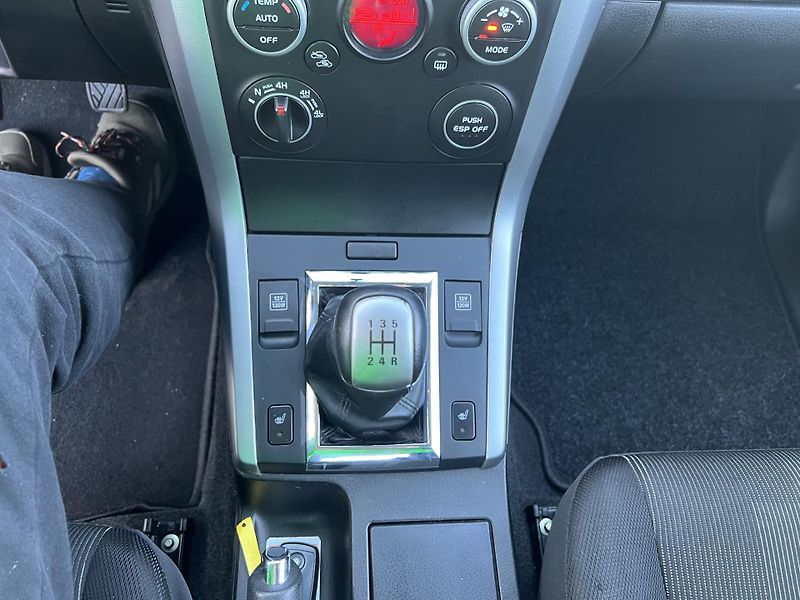 Suzuki Grand Vitara 2,4i 122KW,4x4+UZÁVĚRKA,DIGIKL - fotka 30 z 38