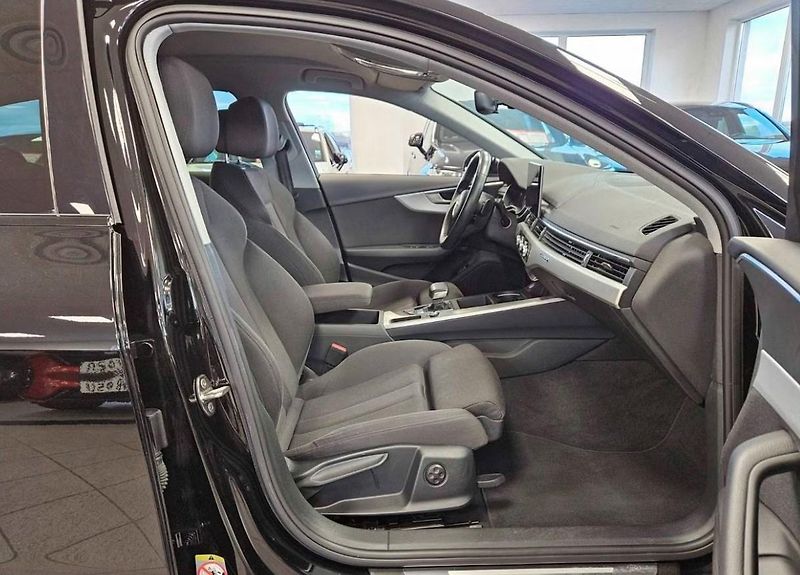 Audi A4 Avant 45 TFSI Quattro Advanced Tažné - fotka 13 z 18
