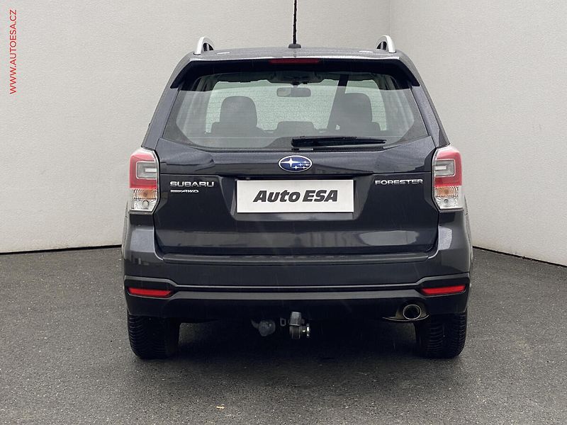 Subaru Forester (2017) 2.0 i AWD, AT, kamera, TZ - fotka 5 z 18