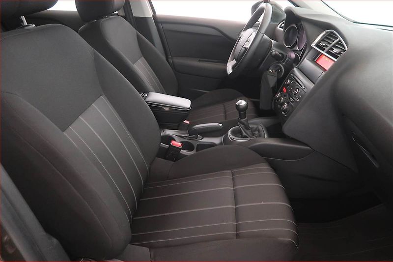 Citroën C4 (2013) 1.4 16V, Tempomat - fotka 9 z 15