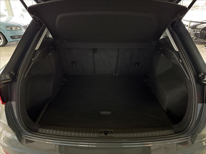 Audi Q3 2,0   35TDI.DPH.SERVISKA.VIRTU - fotka 23 z 24