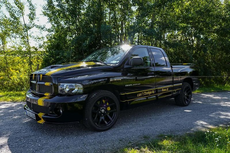 Dodge RAM SRT-10 8,3 V10 372 kW VIPER - fotka 1 z 19