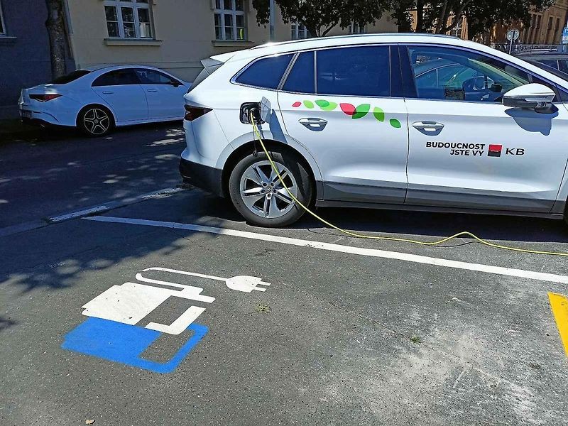 Nabíjecí stanice elektromobilů Praha 3 - Mahlerovy sady