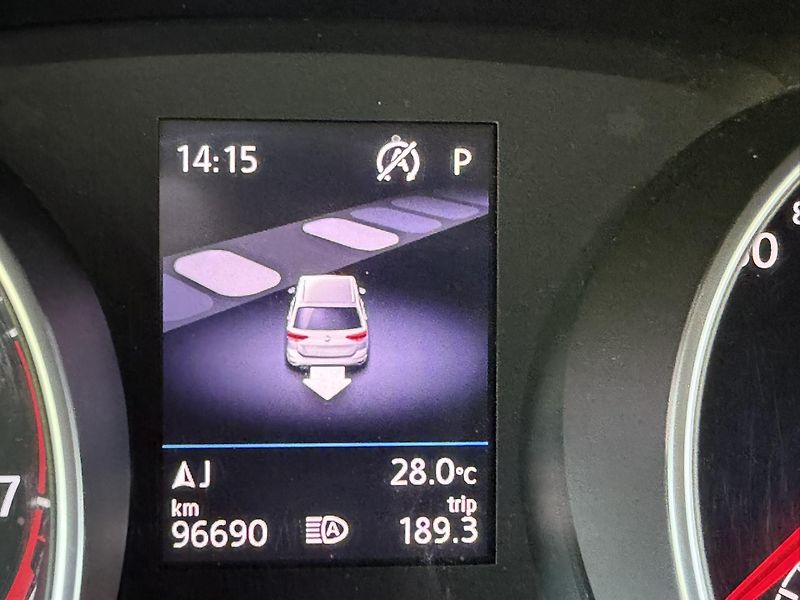 Volkswagen Touran (2018) Highline 1,4 TSI DSG, odpočet - fotka 22 z 37