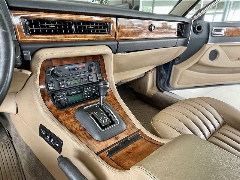 Jaguar XJ 3.6 Sovereign*1.majitel - fotka 20 z 30