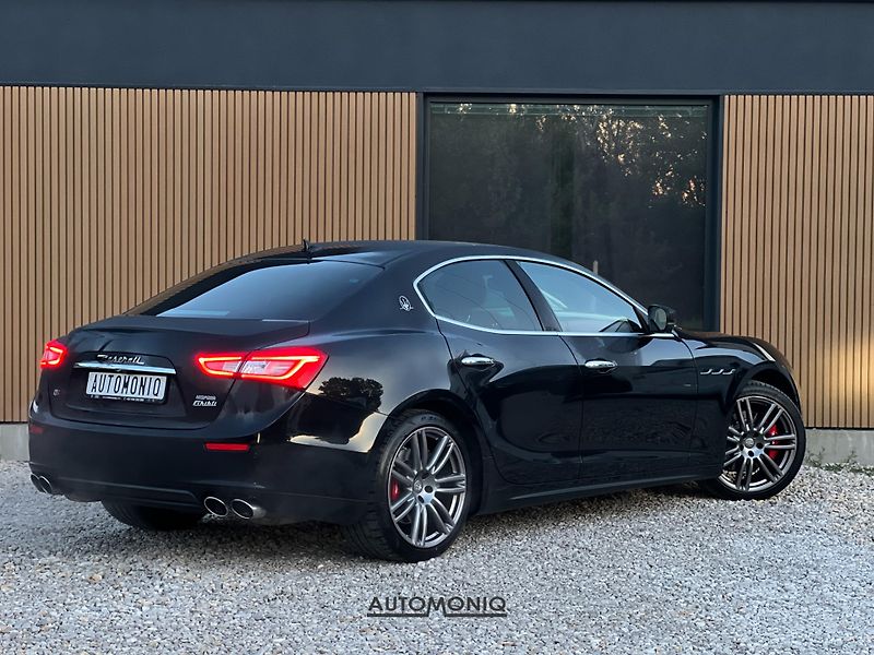 Maserati Ghibli (2017) S Q4 B&W, Matrix, 360, Carbon - fotka 2 z 29