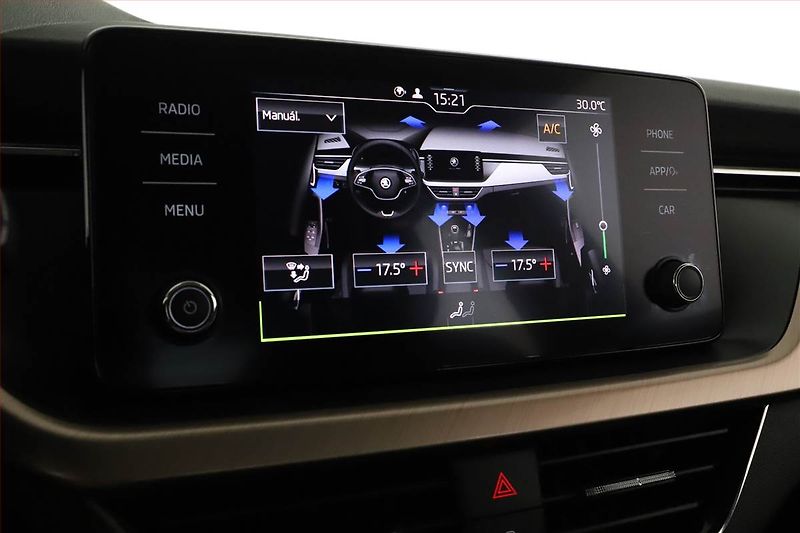 Škoda Kamiq (2021) 1.0 TSI, Automat, Tempomat - fotka 16 z 18