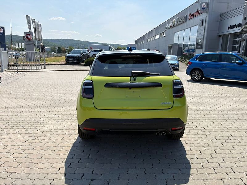 Fiat 600 (2026) 1.2 Turbo Hybrid 145k Sport - fotka 6 z 16