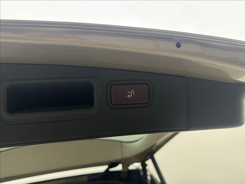 Mercedes-Benz Třídy M 3,0 ML 350 4X4 TAŽNÉ KAMERA ČR - fotka 42 z 44