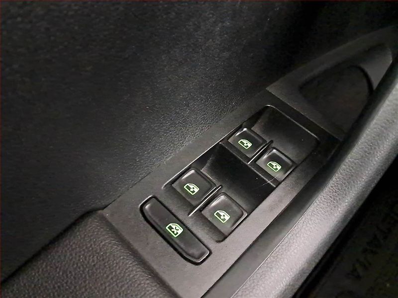 Škoda Octavia (2016) 2.0 TDI, Navi, Tempomat - fotka 19 z 20