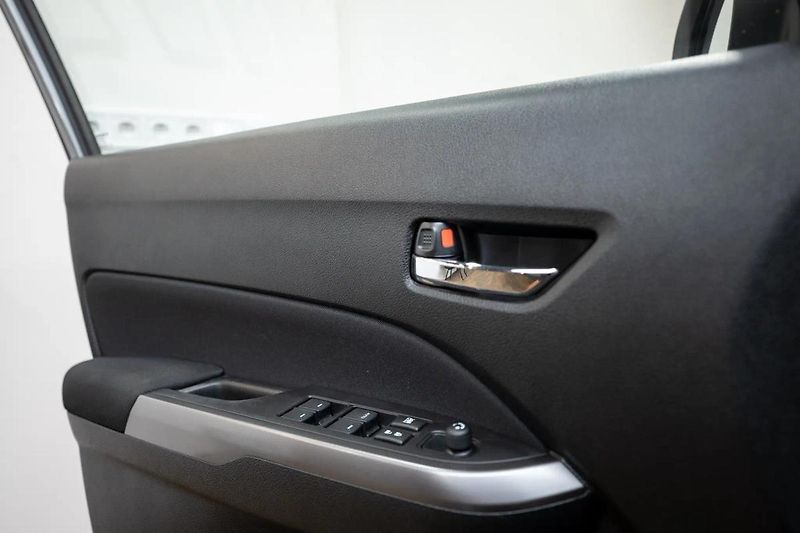 Suzuki Vitara Hybrid 1.4 95 kW - fotka 24 z 34