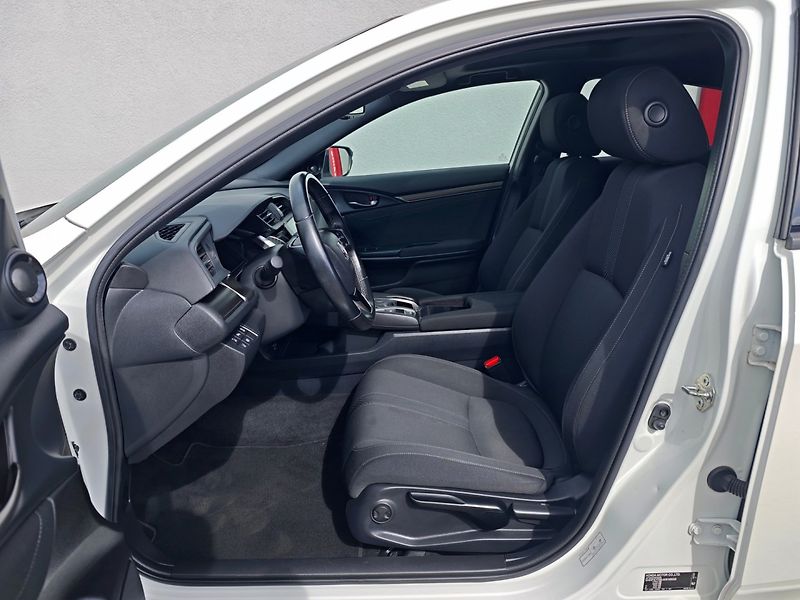 Honda Civic (2019) 1.5 Turbo Sport Plus 134kW 6MT - fotka 14 z 45