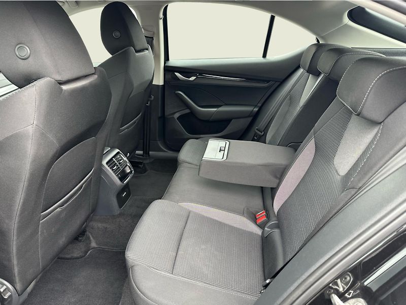 Škoda Octavia 1,5 TSI / 110 kW Selection, Ta - fotka 12 z 23