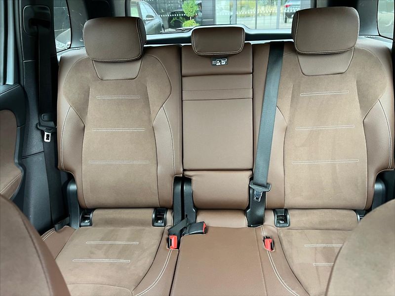 Mercedes-Benz GLB 2,0   220 4M AMG 1. maj - fotka 10 z 12