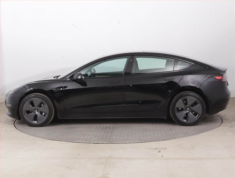 Tesla Model 3 (2022) Long Range 4WD 79kWh, SoH 91% - fotka 3 z 21