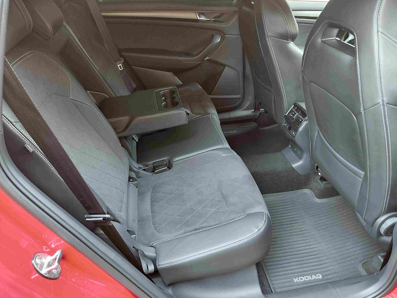 Škoda Kodiaq (2023) TDI 4x4 DSG webasto  SPORTLINE - fotka 9 z 14
