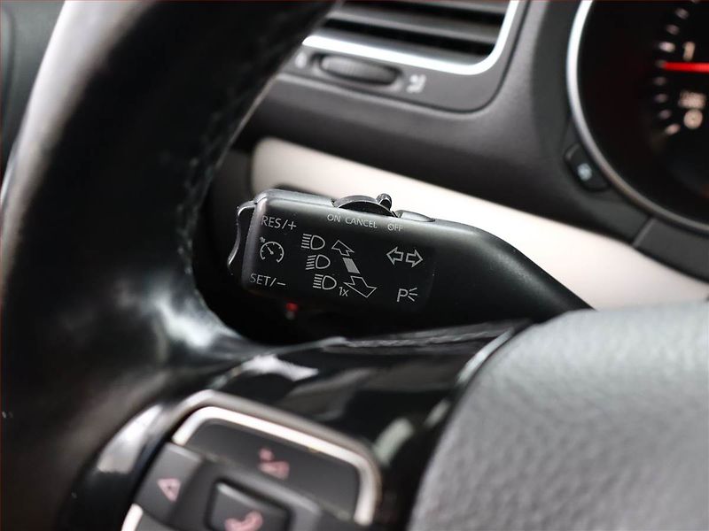 Volkswagen Golf (2011) 1.6 TDI, Serv.kniha, nová STK - fotka 14 z 14