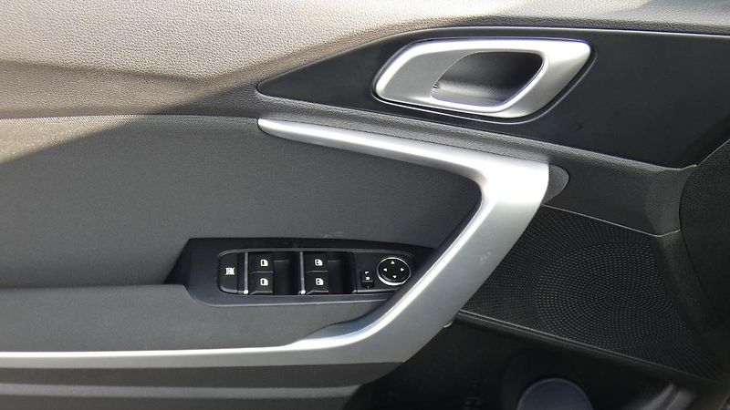 Kia Ceed SW 1.5 T-GDI SPIN 118kW DCT - fotka 9 z 22