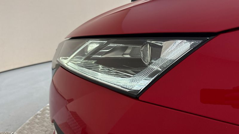 Škoda Octavia 2.0 TDI DSG Style Combi - fotka 18 z 25