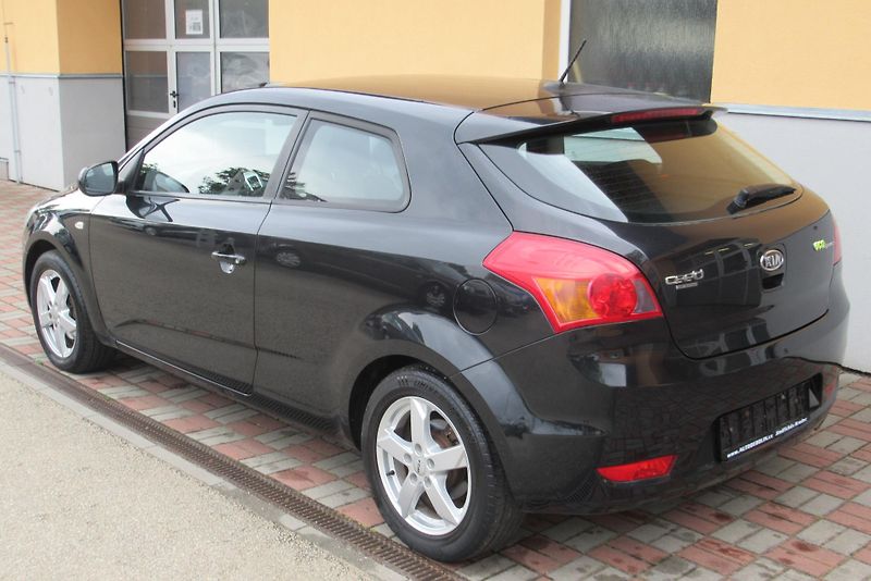 Kia Ceed 1.4i CVVT KLIMA SADA KOL - fotka 2 z 18