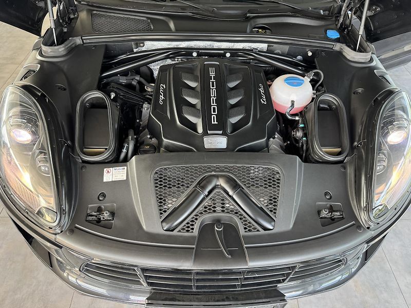 Porsche Macan (2015) 3,6 V6 Turbo CHRONO BOSE - fotka 30 z 35