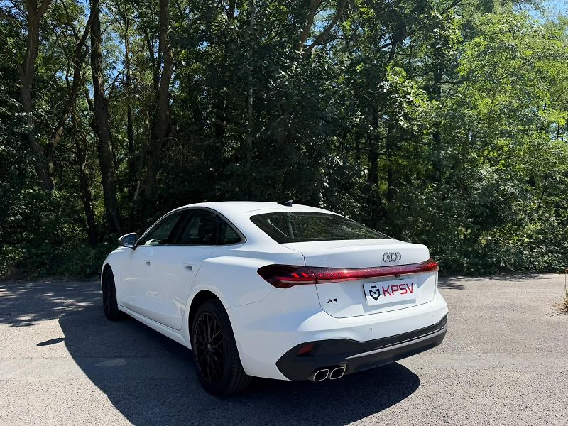 Audi A5 (2025) S-Line 2.0 TDI / 150 kW - fotka 8 z 31