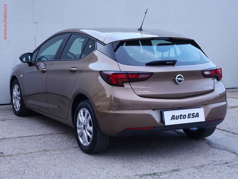 Opel Astra (2016) 1.0 Turbo, DSG, LED - fotka 4 z 18