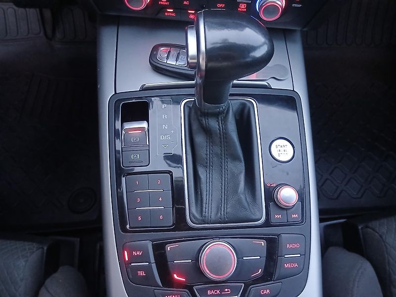 Audi A6 Avant 3.0 TDi - fotka 27 z 37