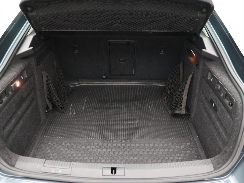 Škoda Superb 2,0 TDI 140kW DSG 4x4 CZ L&K - fotka 10 z 38