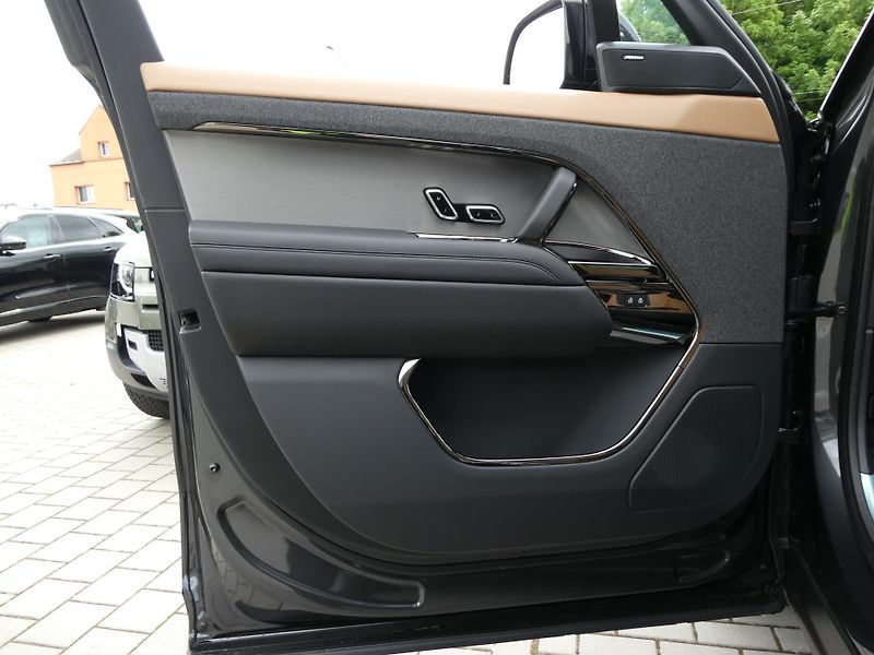 Land Rover Range Rover Sport (2026) 3,0 Dynamic SE D250 - fotka 13 z 37