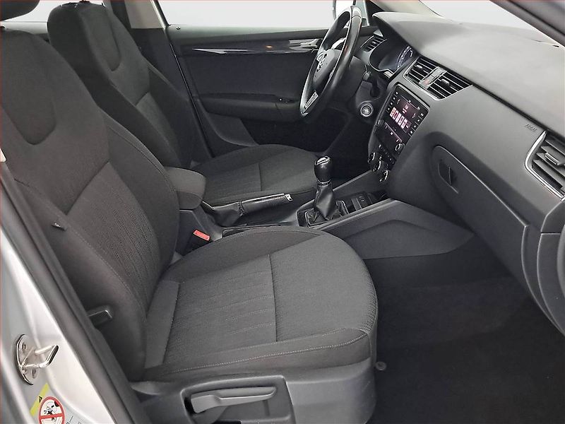 Škoda Octavia (2020) 1.6 TDI, Navi, Tempomat - fotka 9 z 16