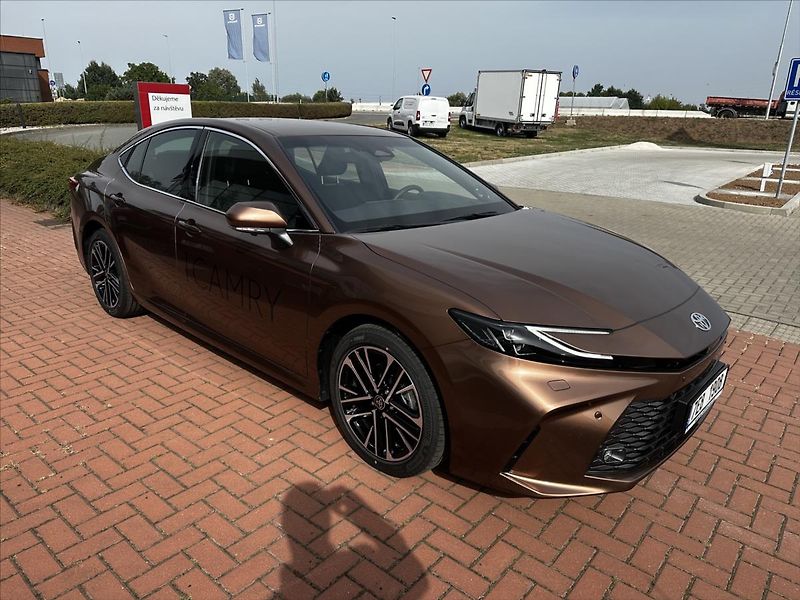 Toyota Camry 2,5 Executive - fotka 2 z 13