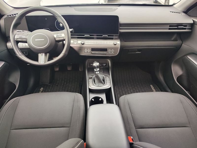 Hyundai Kona 1.6 T-GDI/145kW Smart - fotka 13 z 32
