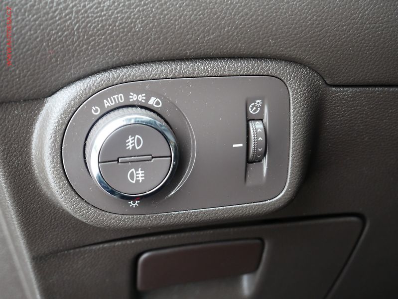 Opel Zafira (2012) 1.4T, Výhř.sed. - fotka 14 z 16