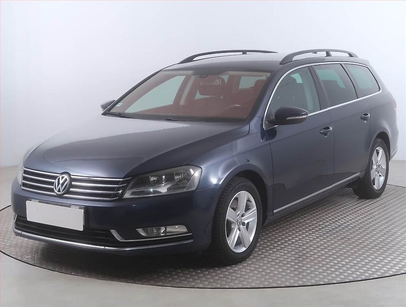 Volkswagen Passat (2013) Comfortline 2.0 TDI - fotka 2 z 16