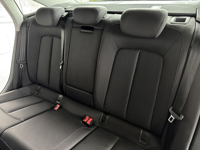 Audi A6 50TFSIe Quattro*360kam*KeyLess - fotka 16 z 38