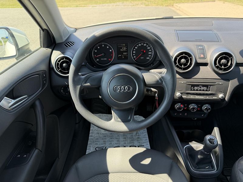 Audi A1 1.2 TFSI AC VÝHŘEVY SERVISKA - fotka 13 z 31