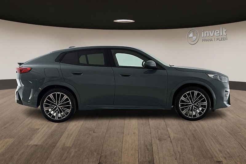BMW X2 xDrive20d - fotka 2 z 20