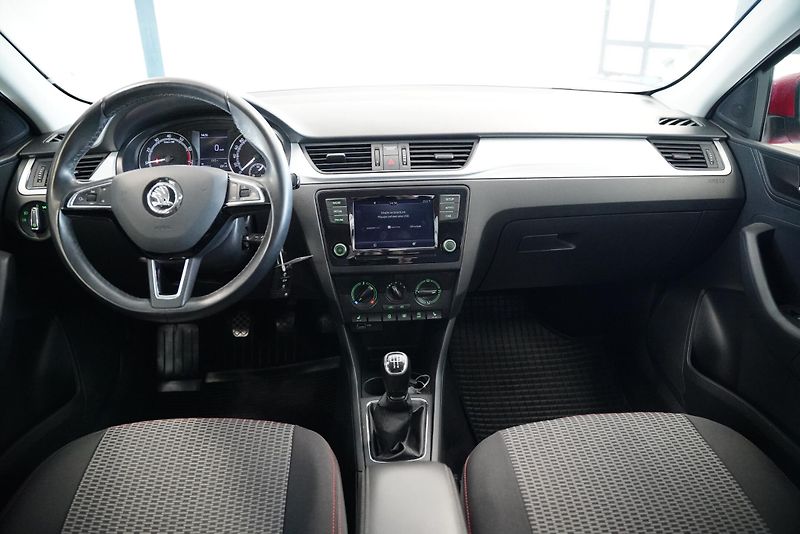 Škoda Rapid - fotka 5 z 23