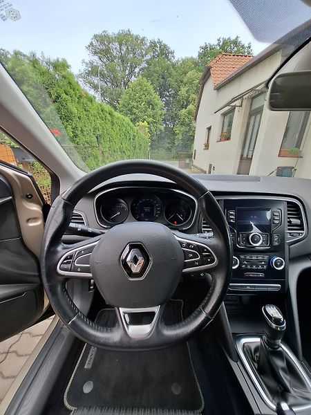 Renault Mégane (2017) Prodám Renaul Megane 1 majitel - fotka 5 z 7