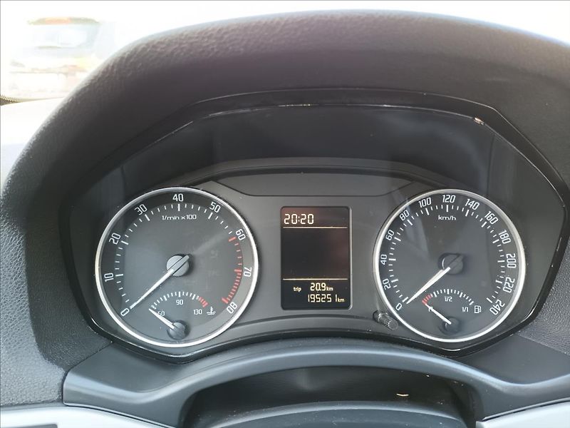 Škoda Octavia 1,2 TSI,77kw,KLIMA,TEMPOMAT, - fotka 29 z 29