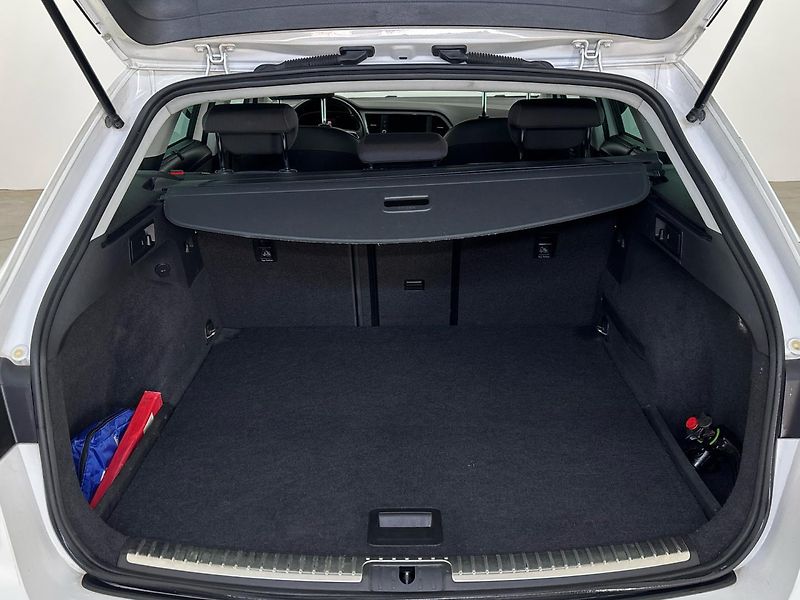 Seat Leon Xcellence - fotka 10 z 29