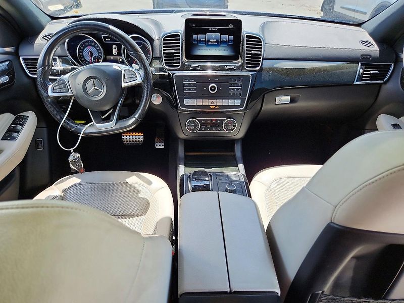Mercedes-Benz GLE (2019) Auto na cestě - fotka 8 z 13