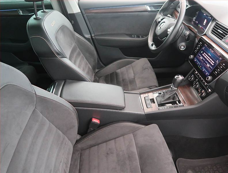 Škoda Superb (2022) Scout 2.0 TDI - fotka 9 z 14